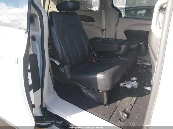 2C4RC1BG8KR550974 2019 CHRYSLER PACIFICA - Image 8
