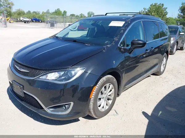 2C4RC1BG8KR560565 2019 CHRYSLER PACIFICA - Image 2