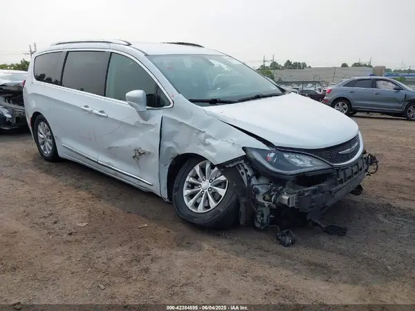 2C4RC1BG8KR561182 2019 CHRYSLER PACIFICA - Image 1