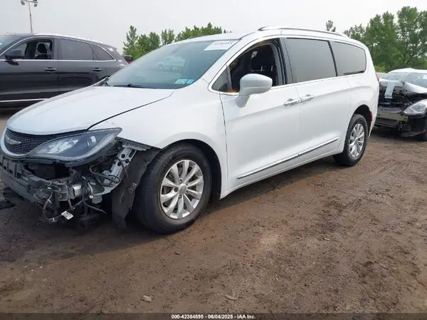 2C4RC1BG8KR561182 2019 CHRYSLER PACIFICA - Image 2