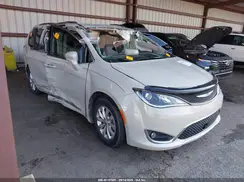2C4RC1BG8KR588026 2019 CHRYSLER PACIFICA