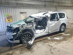 2C4RC1BG8KR593257 2019 CHRYSLER PACIFICA