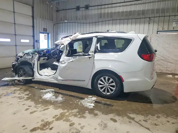 2C4RC1BG8KR593257 2019 CHRYSLER PACIFICA - Image 2