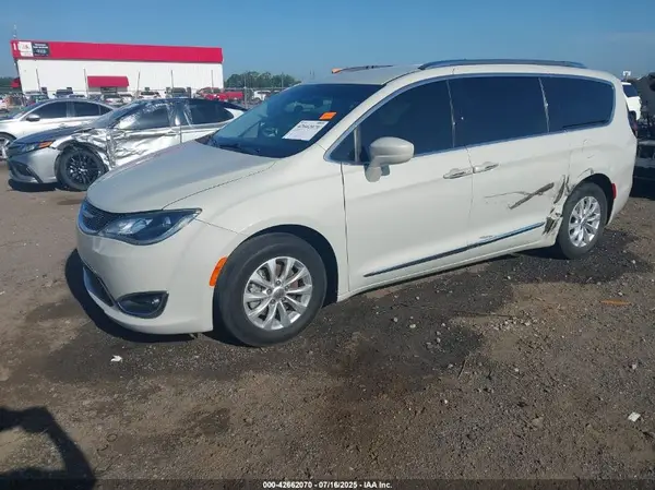 2C4RC1BG8KR594117 2019 CHRYSLER PACIFICA - Image 2