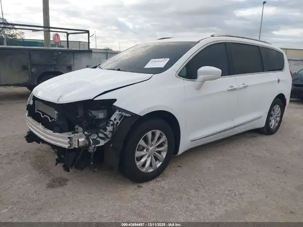 2C4RC1BG8KR626581 2019 CHRYSLER PACIFICA - Image 2