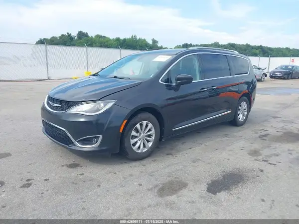 2C4RC1BG8KR650461 2019 CHRYSLER PACIFICA - Image 2