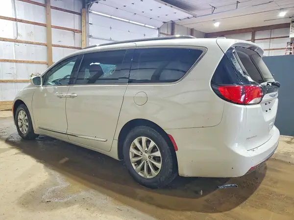 2C4RC1BG8KR673562 2019 CHRYSLER PACIFICA - Image 2
