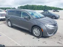 2C4RC1BG8KR698302 2019 CHRYSLER PACIFICA