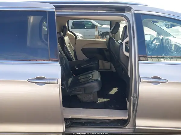 2C4RC1BG8LR105782 2020 CHRYSLER PACIFICA - Image 8