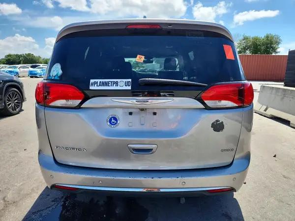2020 CHRYSLER PACIFICA auction photo 6