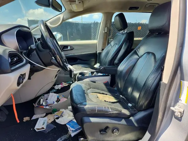 2020 CHRYSLER PACIFICA auction photo 7