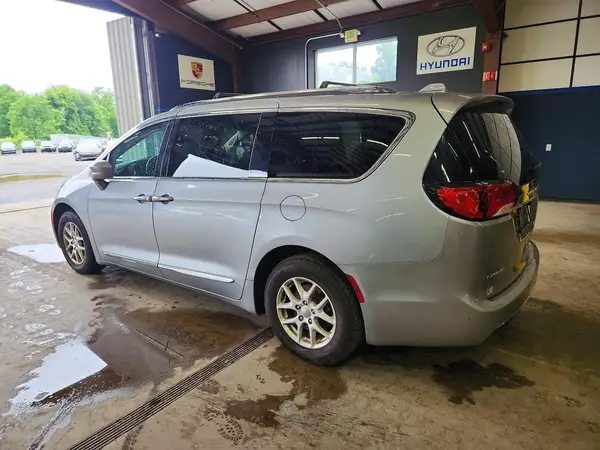 2C4RC1BG8LR276905 2020 CHRYSLER PACIFICA - Image 2