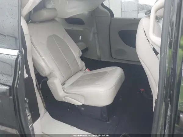 2C4RC1BG8MR520747 2021 CHRYSLER PACIFICA - Image 8