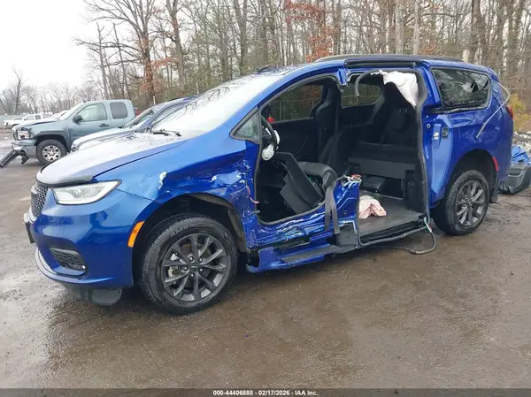 2C4RC1BG8MR556440 2021 CHRYSLER PACIFICA - Image 2