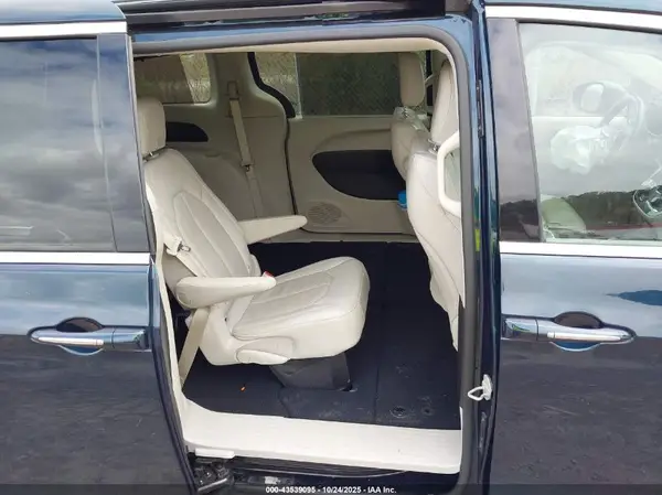 2C4RC1BG8MR564392 2021 CHRYSLER PACIFICA - Image 8
