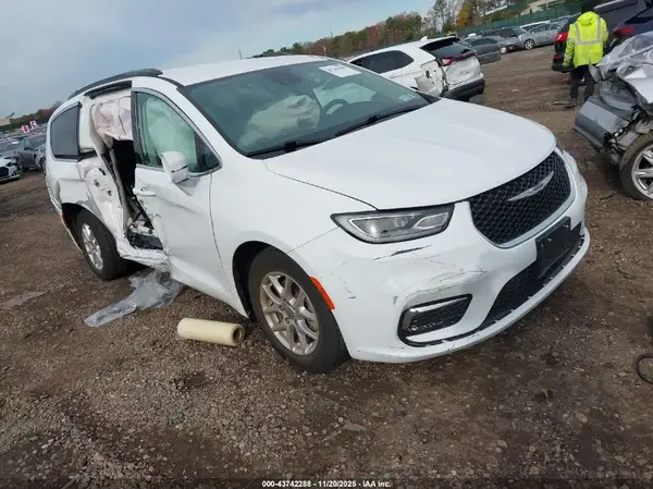 2C4RC1BG8NR126585 2022 CHRYSLER PACIFICA - Image 1