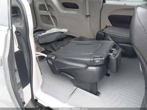2C4RC1BG8NR132239 2022 CHRYSLER PACIFICA - Image 8