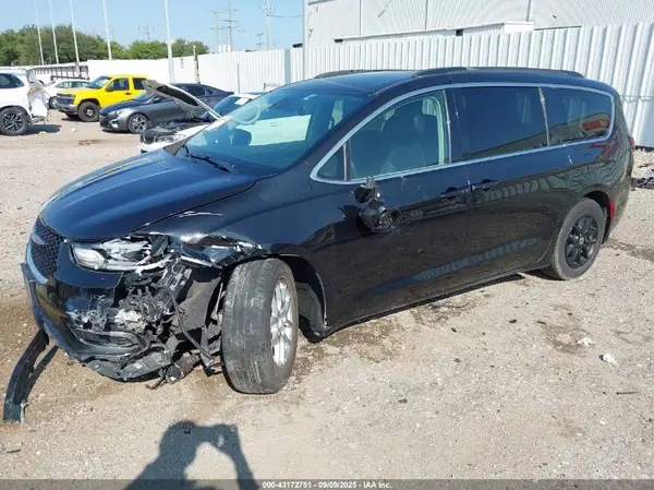 2C4RC1BG8NR152748 2022 CHRYSLER PACIFICA - Image 2