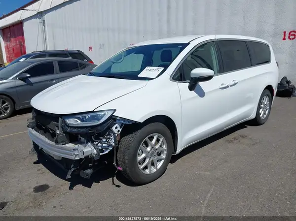 2C4RC1BG8PR550089 2023 CHRYSLER PACIFICA - Image 2