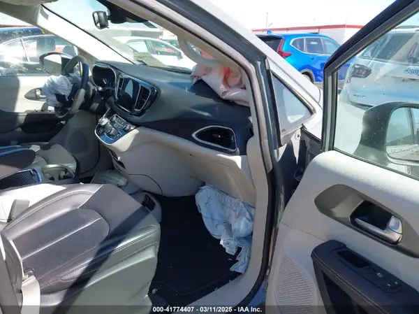 2C4RC1BG8PR559908 2023 CHRYSLER PACIFICA - Image 1