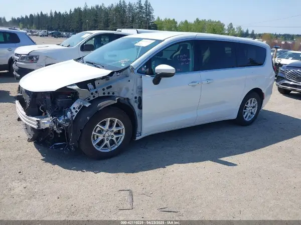 2C4RC1BG8PR560119 2023 CHRYSLER PACIFICA - Image 2