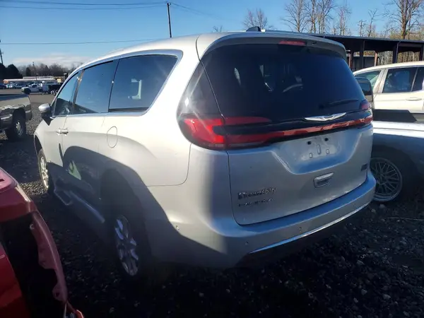 2C4RC1BG8PR561724 2023 CHRYSLER PACIFICA - Image 2