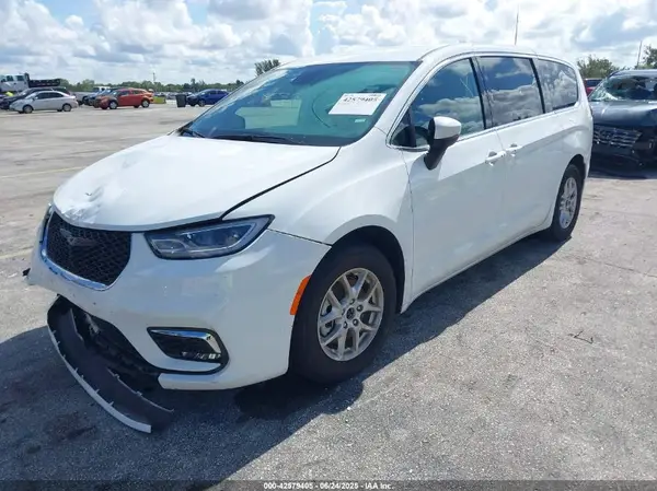 2C4RC1BG8PR566745 2023 CHRYSLER PACIFICA - Image 2