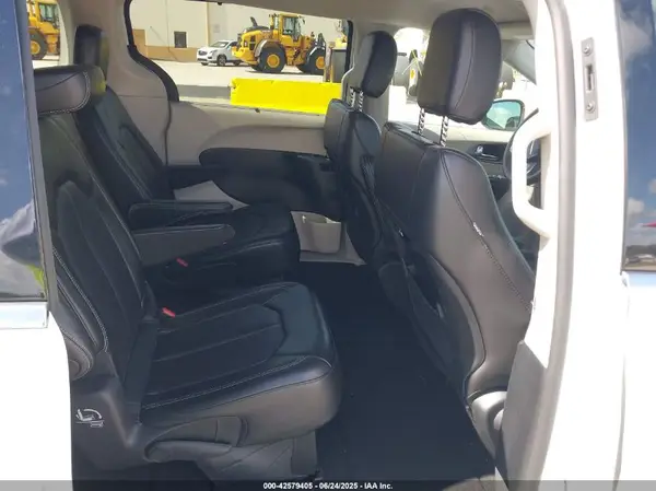 2C4RC1BG8PR566745 2023 CHRYSLER PACIFICA - Image 8