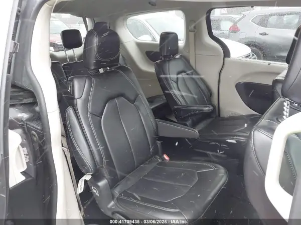 2C4RC1BG8PR567460 2023 CHRYSLER PACIFICA - Image 8