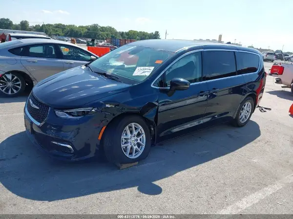 2C4RC1BG8PR571752 2023 CHRYSLER PACIFICA - Image 2