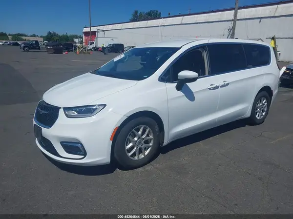 2C4RC1BG8PR590771 2023 CHRYSLER PACIFICA - Image 2