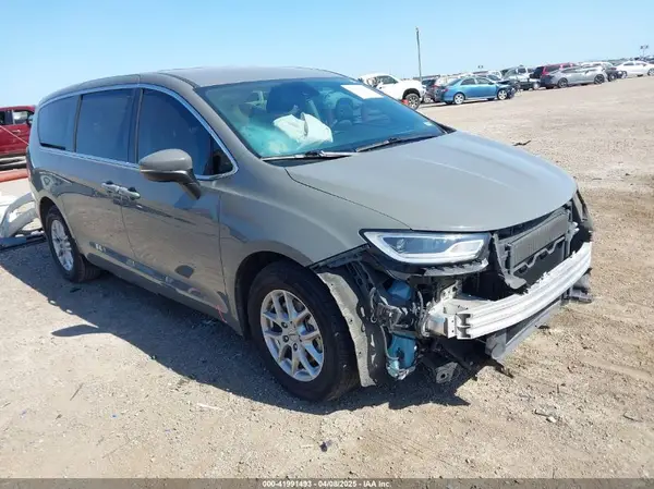 2C4RC1BG8PR613532 2023 CHRYSLER PACIFICA - Image 1