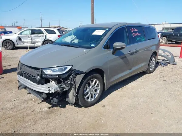 2C4RC1BG8PR613532 2023 CHRYSLER PACIFICA - Image 2