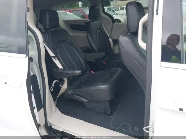 2C4RC1BG8PR620092 2023 CHRYSLER PACIFICA - Image 8