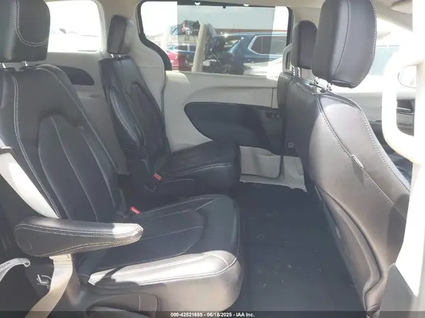 2C4RC1BG8PR623994 2023 CHRYSLER PACIFICA - Image 8