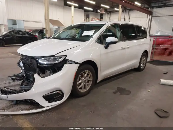 2C4RC1BG8PR624031 2023 CHRYSLER PACIFICA - Image 2