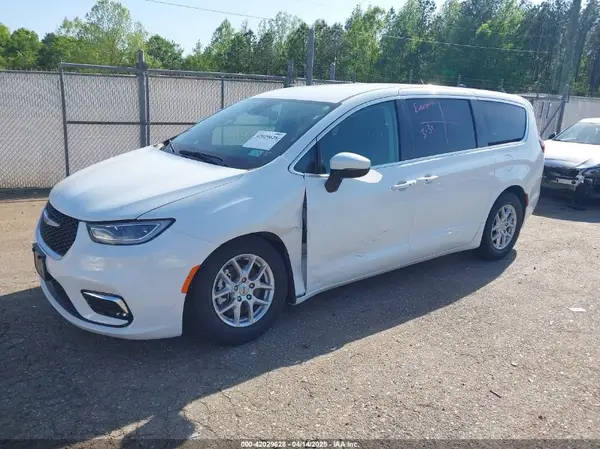 2C4RC1BG8PR625017 2023 CHRYSLER PACIFICA - Image 2
