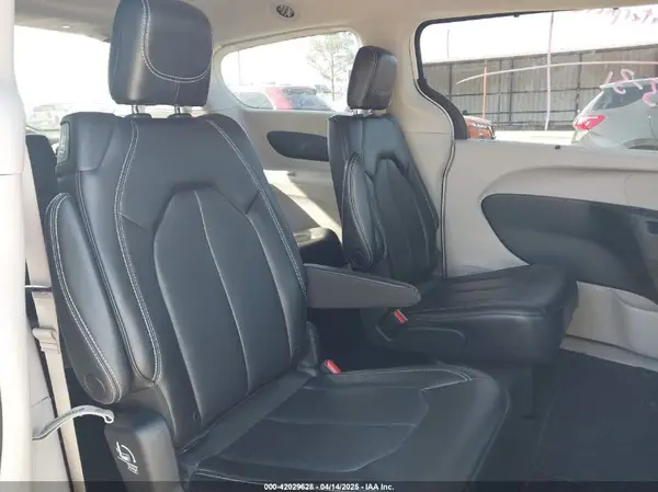 2C4RC1BG8PR625017 2023 CHRYSLER PACIFICA - Image 8