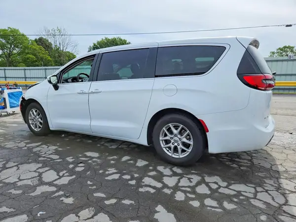 2C4RC1BG8PR625230 2023 CHRYSLER PACIFICA - Image 2