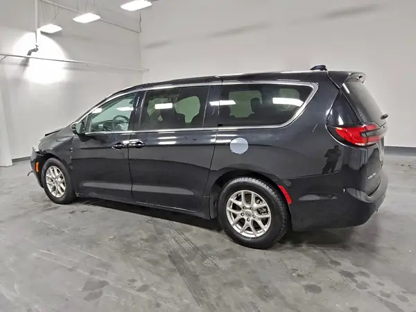 2C4RC1BG8PR627530 2023 CHRYSLER PACIFICA - Image 2