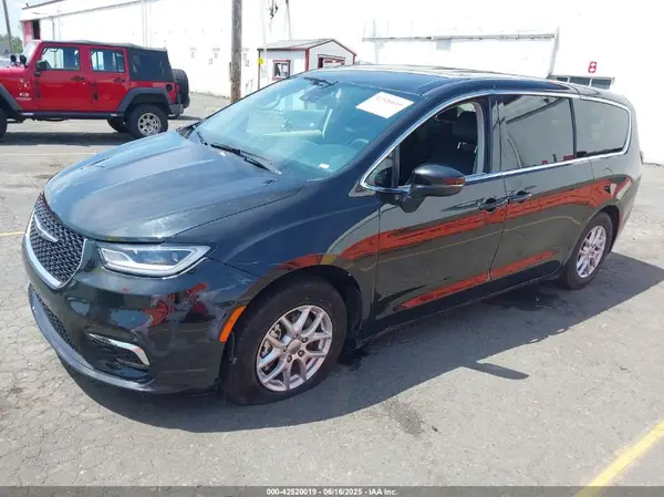 2C4RC1BG8PR627642 2023 CHRYSLER PACIFICA - Image 2