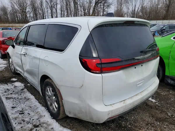 2C4RC1BG8RR112563 2024 CHRYSLER PACIFICA - Image 2