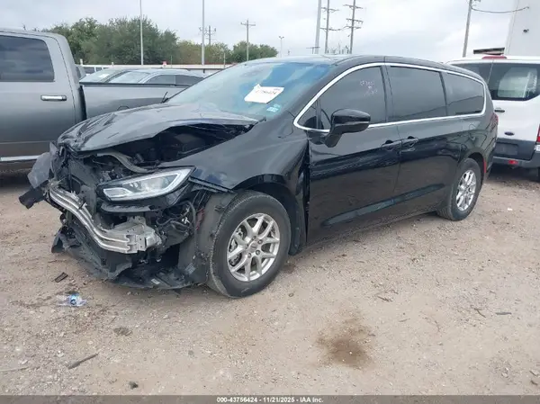 2C4RC1BG8RR139715 2024 CHRYSLER PACIFICA - Image 2
