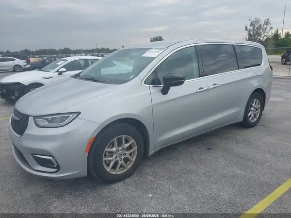 2C4RC1BG8RR145983 2024 CHRYSLER PACIFICA - Image 2
