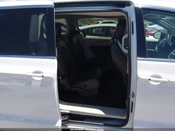 2C4RC1BG8RR152089 2024 CHRYSLER PACIFICA - Image 8