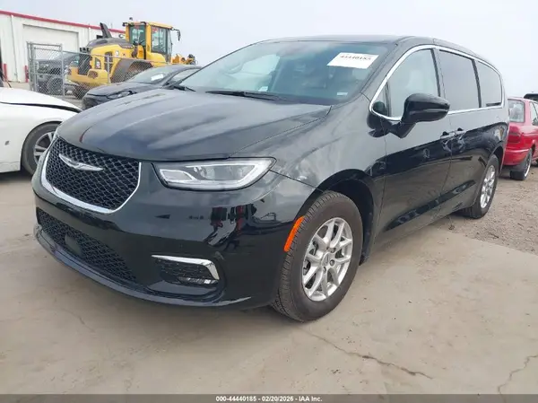 2C4RC1BG8RR182502 2024 CHRYSLER PACIFICA - Image 2