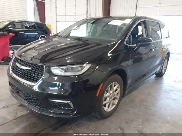 2C4RC1BG8RR186646 2024 CHRYSLER PACIFICA - Image 2