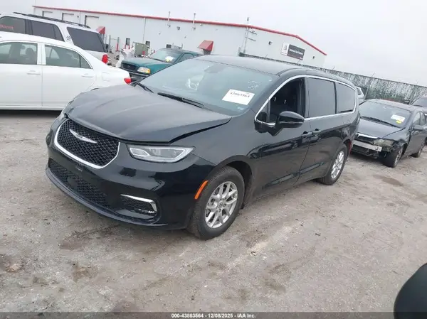 2C4RC1BG8SR506456 2025 CHRYSLER PACIFICA - Image 2