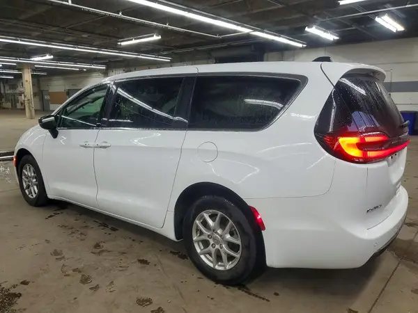 2C4RC1BG8SR511883 2025 CHRYSLER PACIFICA - Image 2
