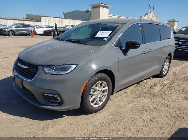 2C4RC1BG8SR532653 2025 CHRYSLER PACIFICA - Image 2